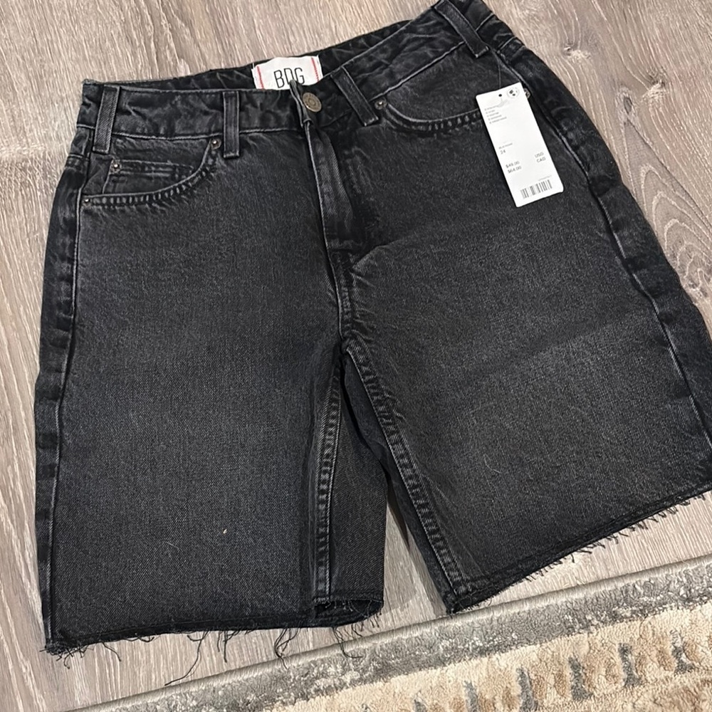 NWT BDG “Tori Mid-Rise Cutoff Jort”